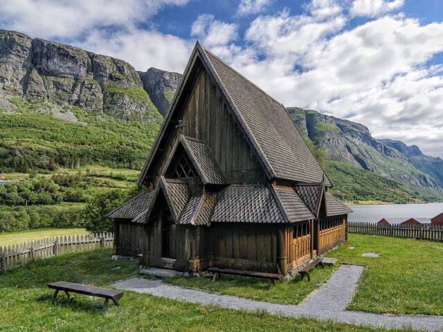 Øye Stave Church