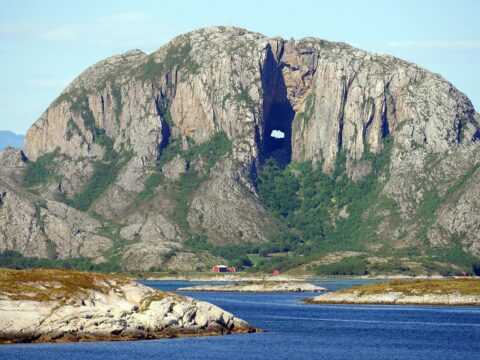 Torghatten